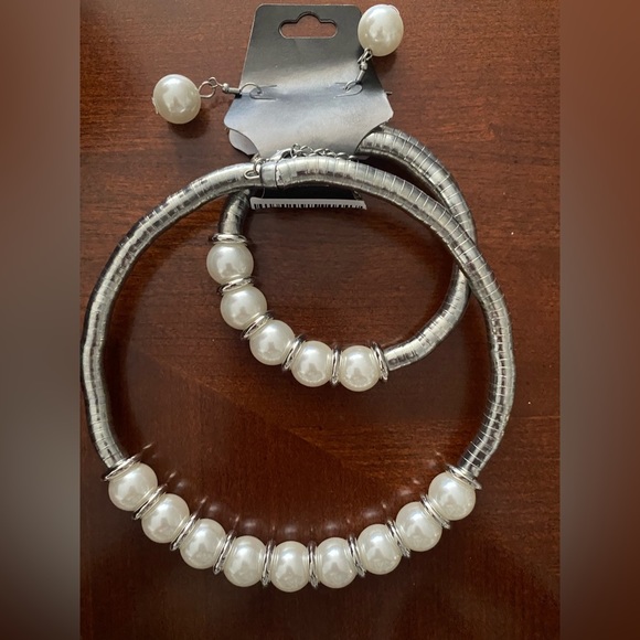 Jewelry - 3 piece jewelry set